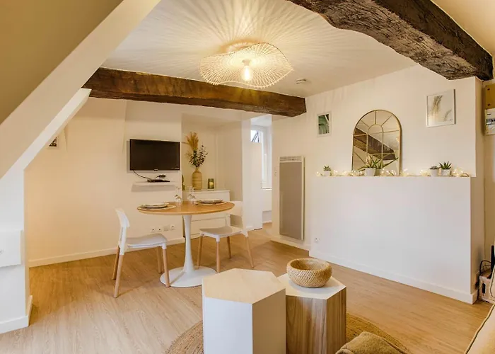 La Casa — Joli Nid Douillet Place St-sauveur Caen